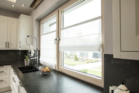 Zasłona do kuchni rzymska