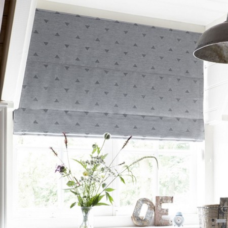 Zasłona zaciemniająca rzymska elektryczna