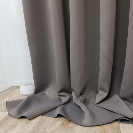 Zaslona zaciemniajaca do sypialni