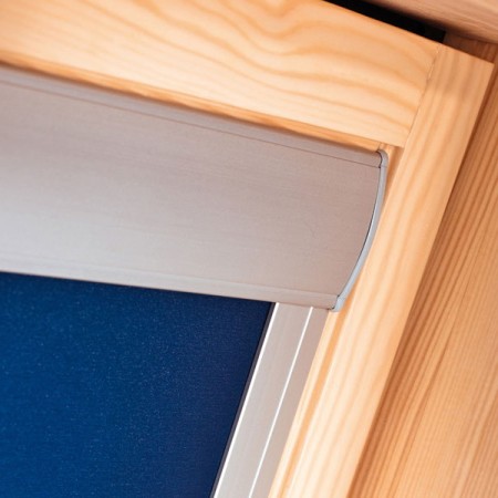 DACHOWE ROLETY ZACIEMNIAJĄCE DO OKIEN DACHOWYCH.