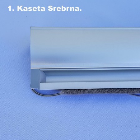 Kaseta srebrna, rolety dachowe zaciemniające.