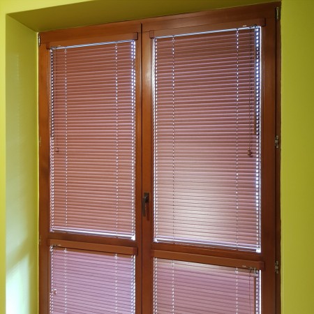 Żaluzja drewniana 25mm z kolekcji Natural.