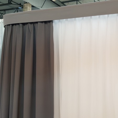 Zasłony zaciemniające na fleksach z tkaniny Blackout 900x900 (2).jpg