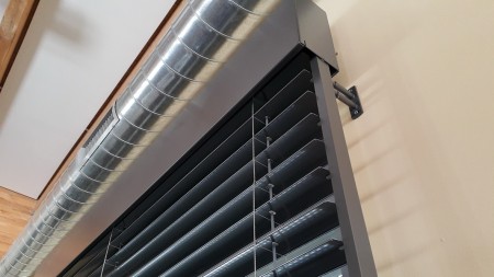 Żaluzja fasadowa samonośna (3).jpg