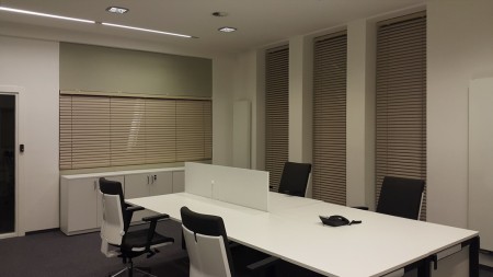Żaluzje aluminiowe do biura.