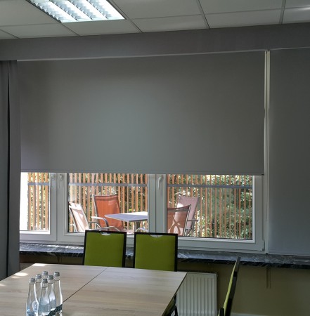 RM 55 Roleta wielkogabarytowa do sali konferencyjnej..jpg