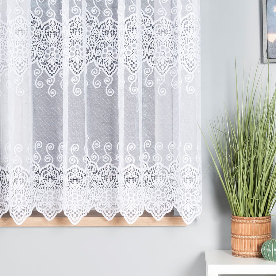 firanka-ze-wzorem-pasowym