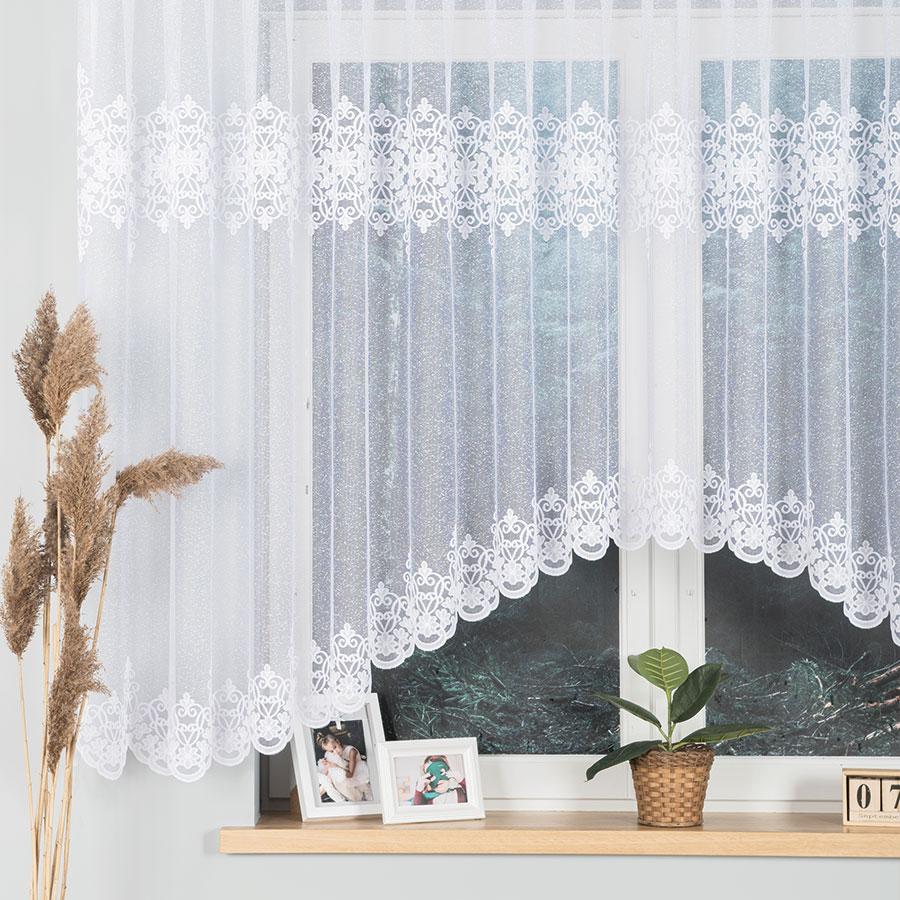 firanka ze wzorem pasowym