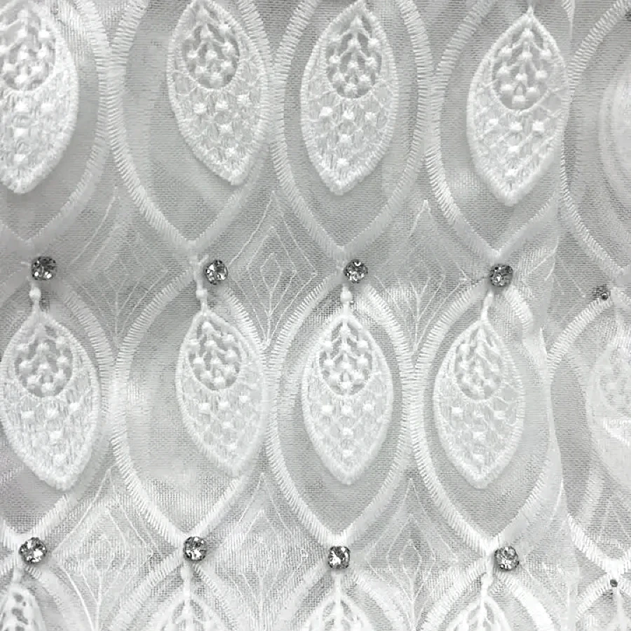 firanka-gotowa-na-przelotkach-z-pasowym-wzorem